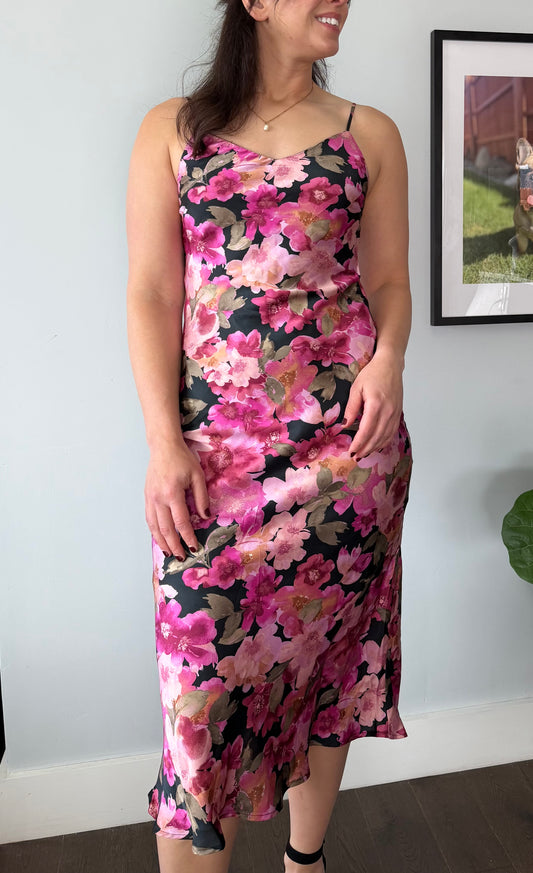 SPAGHETTI STRAPS MAXI DRESS