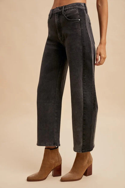 TWO TONE STRETCH BARREL CROP JEAN