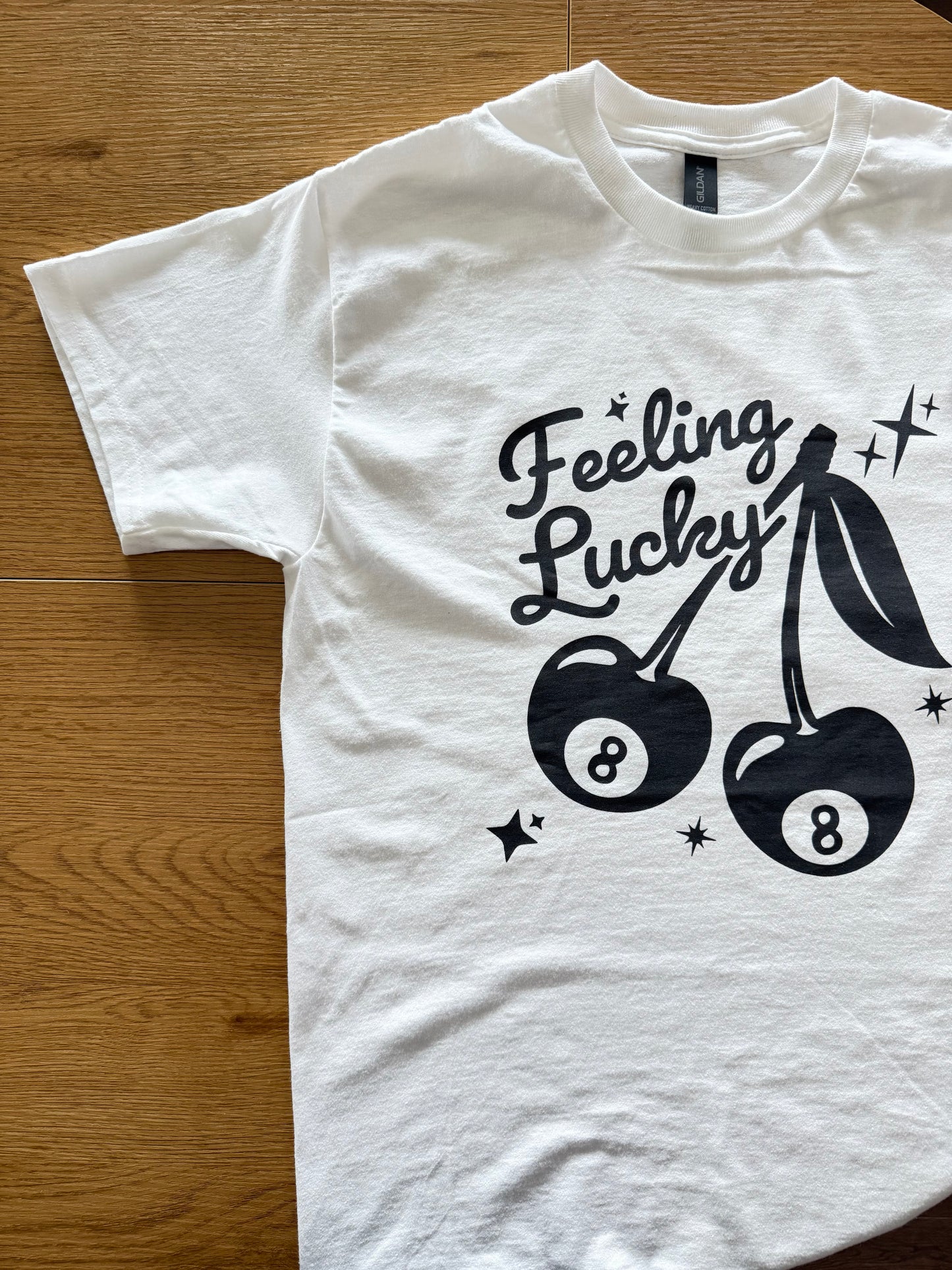 FEELING LUCKY GRAPHIC TEE