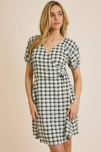 SHORT SLEEVE PLAID DRESS