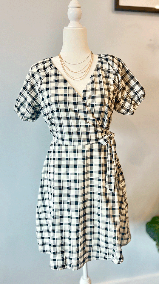SHORT SLEEVE PLAID DRESS